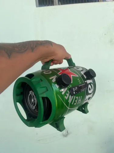 Caixa estilo bombox com bateria 