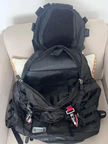 Mochila da Oakley semi nova