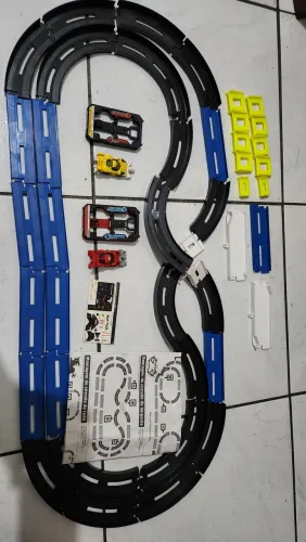 Grow/Tomy - Pista de Corrida Antiga 2007 com 02 carrinhos fricção
