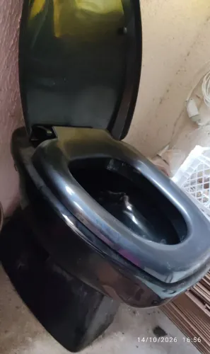 Vaso sanitário, armário e cuba 