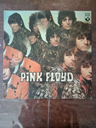 Lp the piper at the gates of dawn , em perfeito estado. Sem ranhuras e chiados