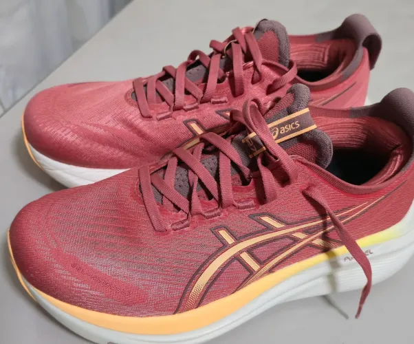 Tênis de corrida Asics Gel Nimbus 27