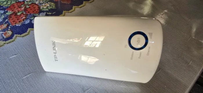 Repetidor Universal de sinal Wi-Fi TP-LINK 300 Mbps 