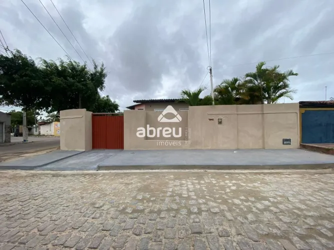 Casa à venda com 4 quartos na Zona Norte de Natal