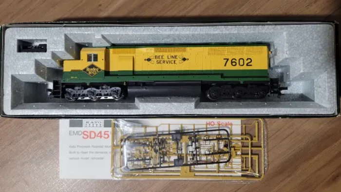 Locomotiva Ho Kato Sd45 Reading Bee Line #7602