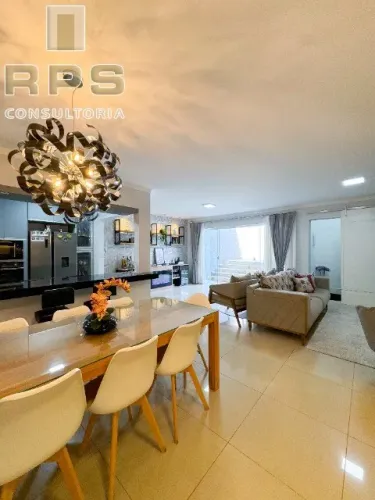 Casa a venda na Vila Rica (porteira fechada) com 4 dormitórios e piscina aquecida!