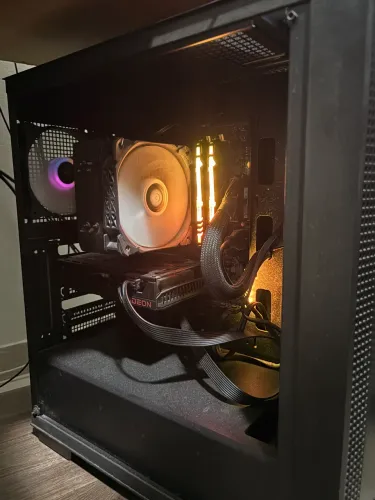PC Gamer RX 6600 + R5 5500