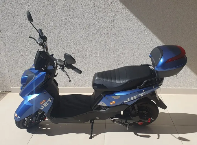 Scooter MC Jet pouco usada. Único dono.