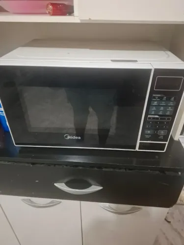 Micro-ondas Midea 20L Branco e Preto 127V MRAS21
