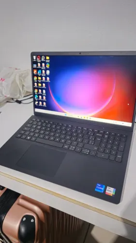 Notebook Dell Inspiron 15 3520 (Intel i7 12ª Geração) - Estado de Novo