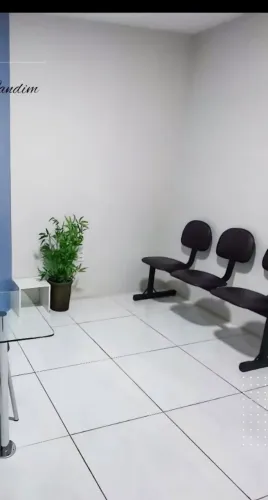 Longarinas de 3 lugares em couro
