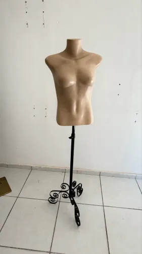 Manequim para loja de roupa