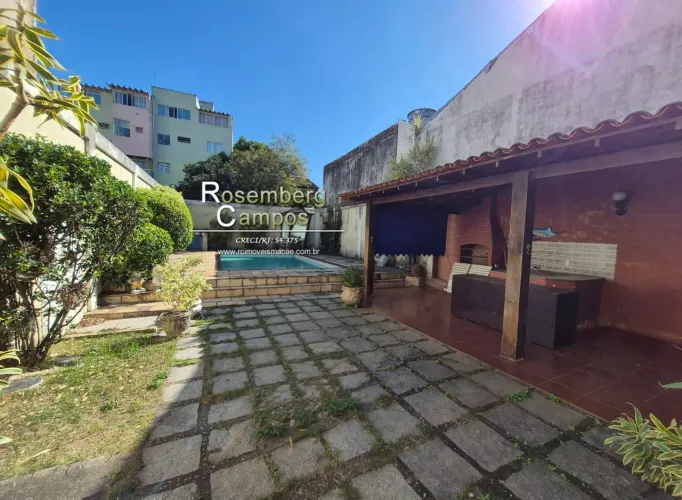 Casa dúplex 04 quartos, centro de Macaé RJ!