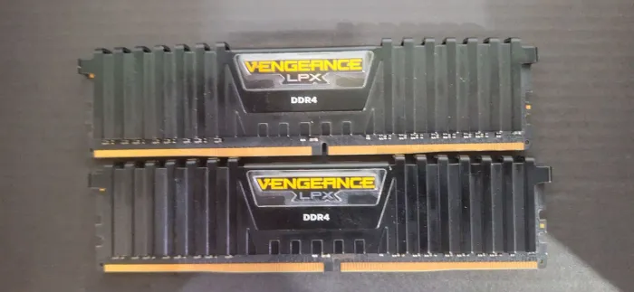 2 memorias ram vengeance 8gb
