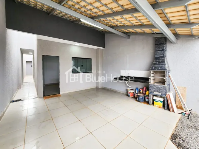 Casa 3 Quartos sendo 1 suíte com Área Gourmet no Jardim Scala  Trindade.