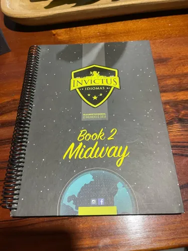Livro de inglês invictus