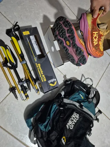 Tenis Hoka+bastão kailash +mochila kailash 