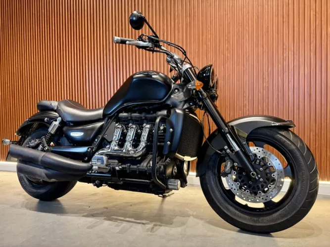 Triumph Rocket III Roadster 2015