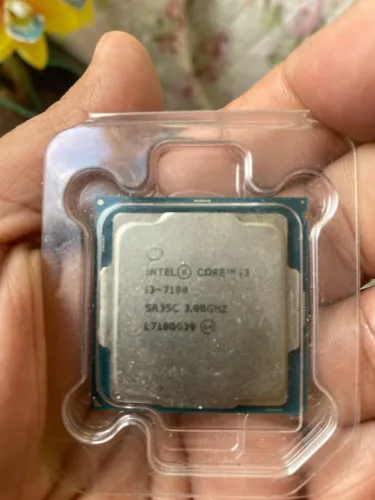 Vendo ou troco processador i3 de 7 geração 