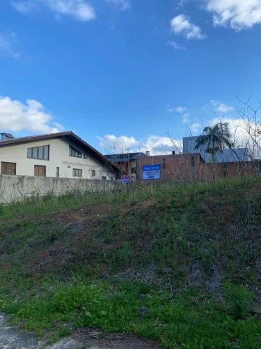Terreno com 508m2 em área nobre do bairro Mina Brasil, 4 minutos do centro de Criciúma.