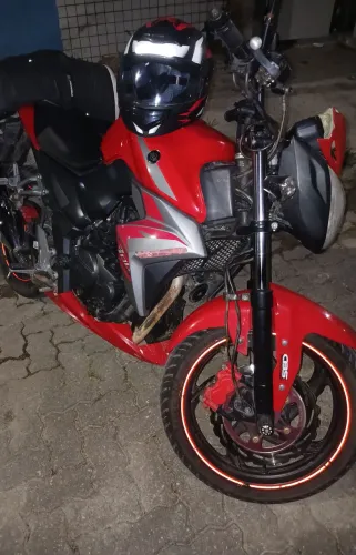 A moto está em perfeito estado de uso