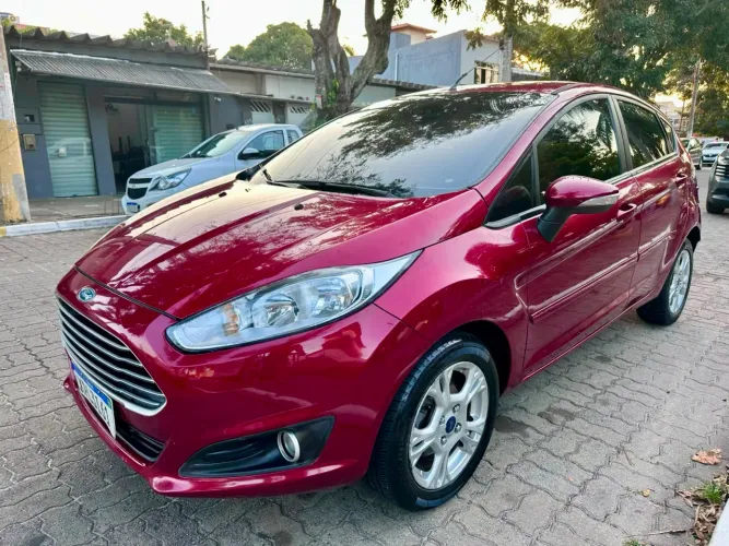 Ford Fiesta 1.6 16V Flex Aut. 5P 2014