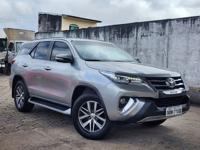 Toyota Hilux SW4 SRX 4X4 2.8 TDI 16V Dies. Aut. 2017