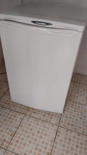 VENDO UM FRIGOBAR ELETROLUX