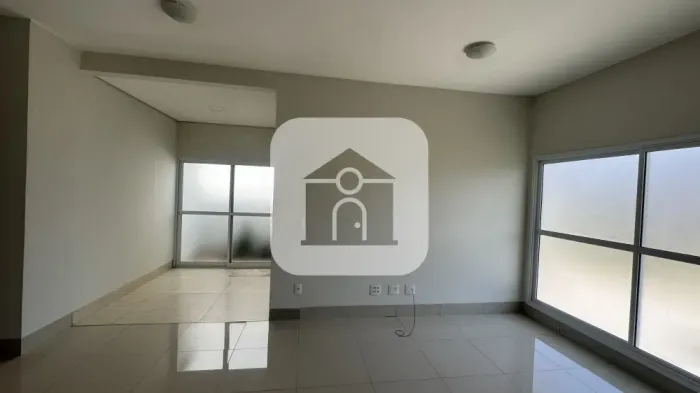 Casa para locação em condomínio fechado no bairro Laranjeiras