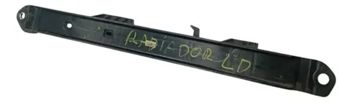 Suporte Lateral Direito Radiador Toyota Hilux SW4 2013 a 2015