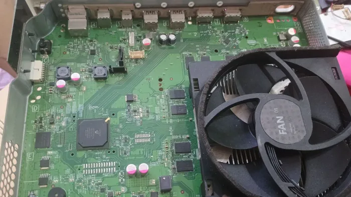 VENDA DE PEÇAS E MANUTENÇÃO DE VIDEOGAMES XBOX ONE S XBOX ONE FAT TEMOS TUDO!!