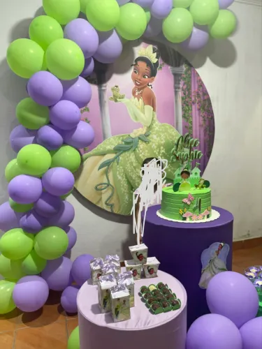 Painel para festa tema A princesa e o sapo