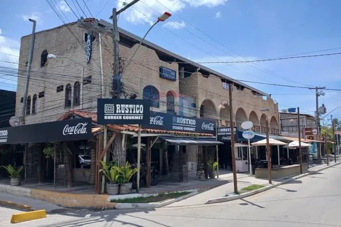 "Espaço Comercial na Praia do Francês: Alugue Já!"