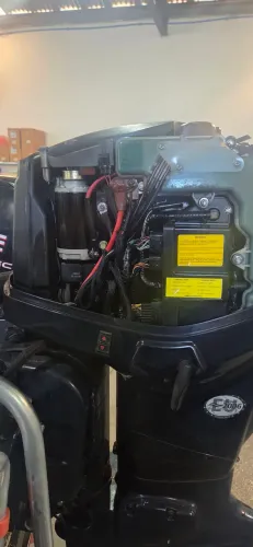 Motor Evenrude E-tec 90 HP