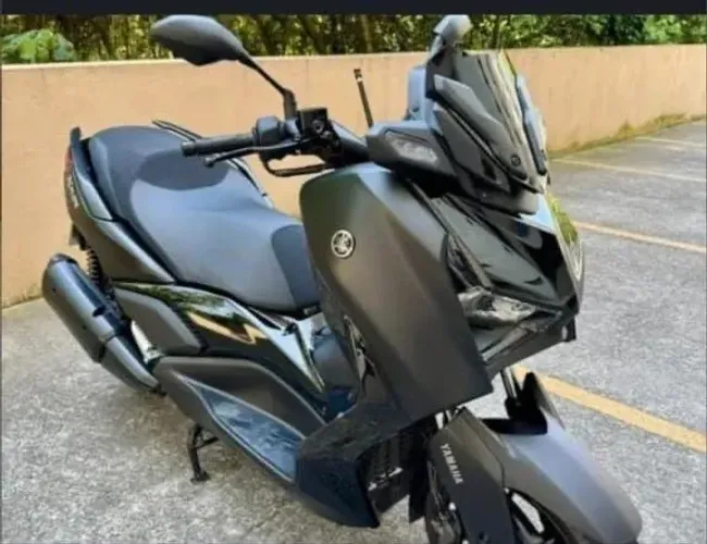 XMAX 300 Connected