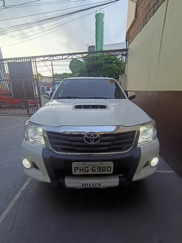 Toyota Hilux CD SR D4-d 4X4 3.0 TDI Dies Aut. 2015