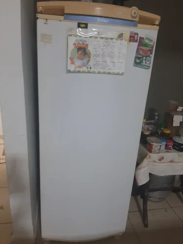 Geladeira Electrolux usada conservada com todos os itens originais dela!
