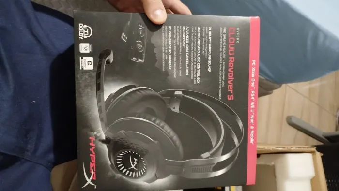 Fone hyper x revolver + Logitech pro e periféricos