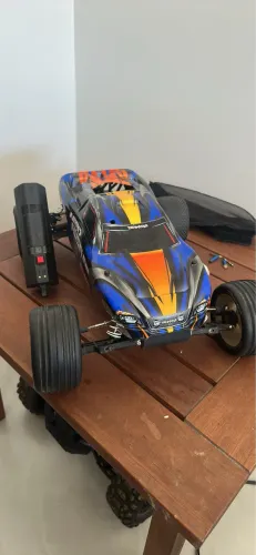 Traxxas Nitro Rustler com upgrades 