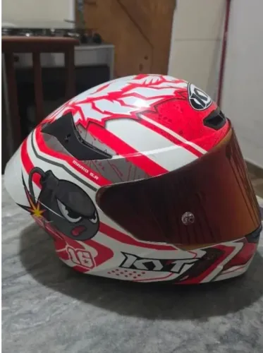 Capacete kyt 