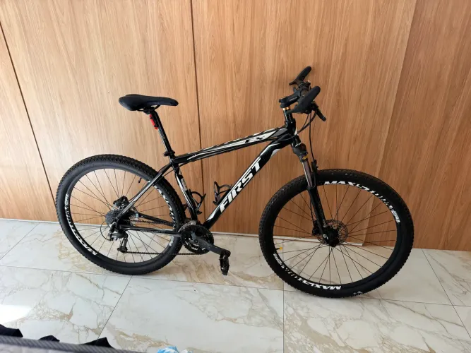 Bike MTB First Preto Aro 29 