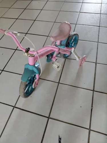 Vendo bicicleta infantil aro 12