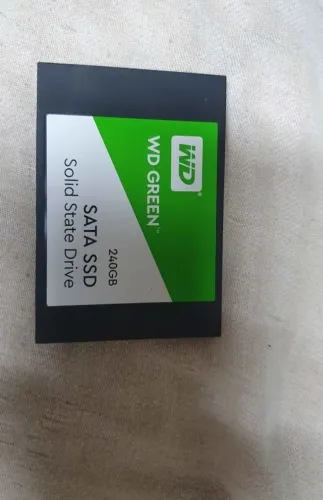 Vendo esse ssd de 240gb
