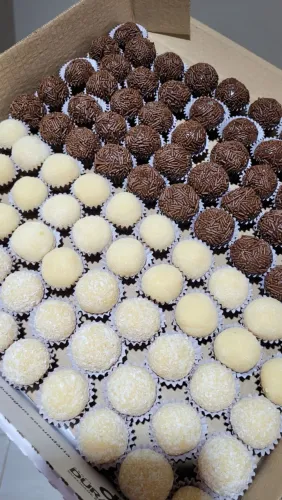 Cento de brigadeiros ou unidades