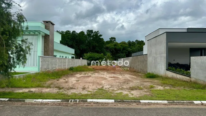 Terreno à venda, 646 m² por R$ 363.818,53 - Condomínio Residencial Águas do Paraíba - Guar