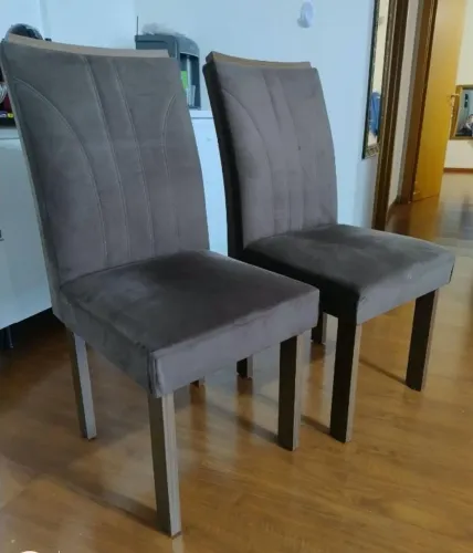 Vendo 4 cadeiras estofadas por R$ 260,00
