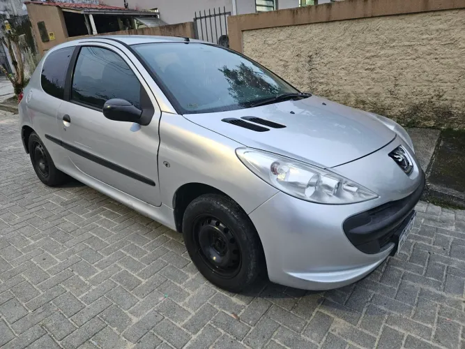 Peugeot 207 X-line 1.4 Flex 8V 3P 2011