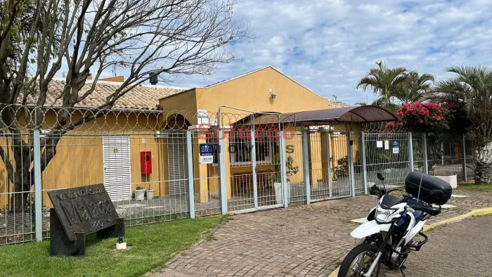 Casa 03 Dormitórios em Condomínio Fechado - 02 vagas - Canoas/RS.