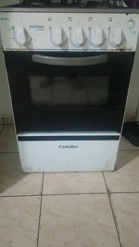 Fogão funcionando as quatros bocas, não funciona o forno, não faço entrega.