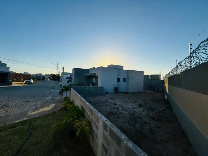VENDO CASA COM O MAIOR TERRENO DO CONDOMÍNIO, 3/4 LAJE E SUITE NO PAPAGAIO
